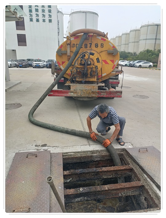 黄流镇隔油池清掏