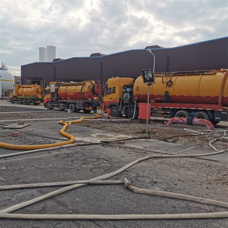 黄流镇污水池清理